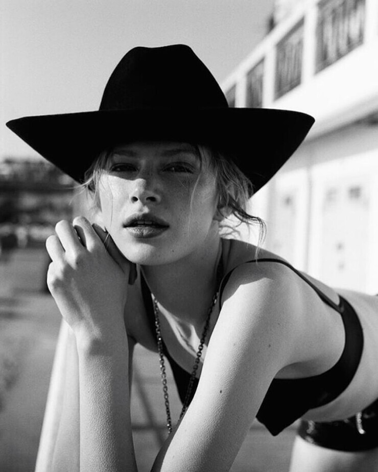 Anna Lund model