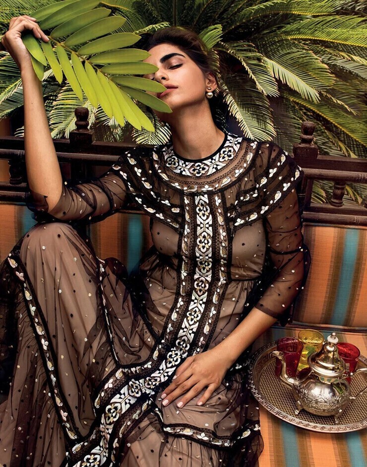 Farnoush Savadkouhi modelo