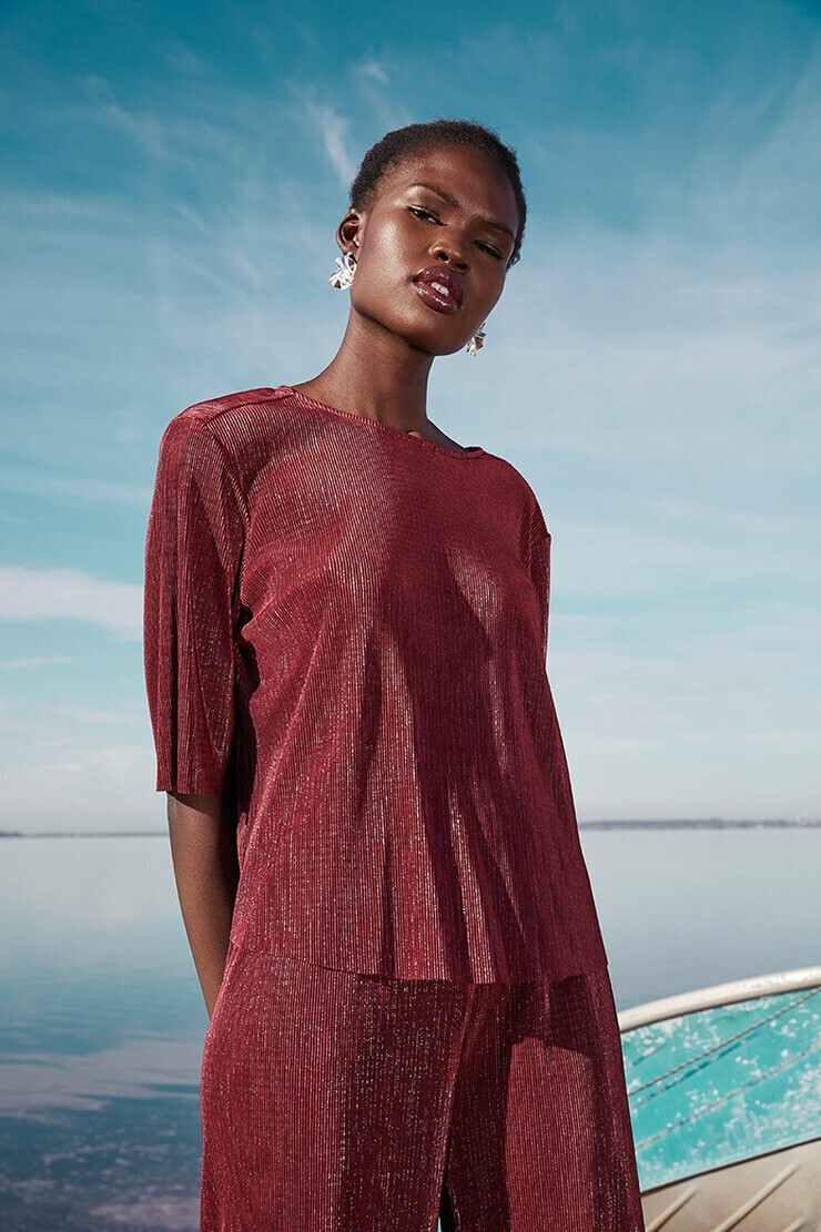Adual Jok Akol modelo