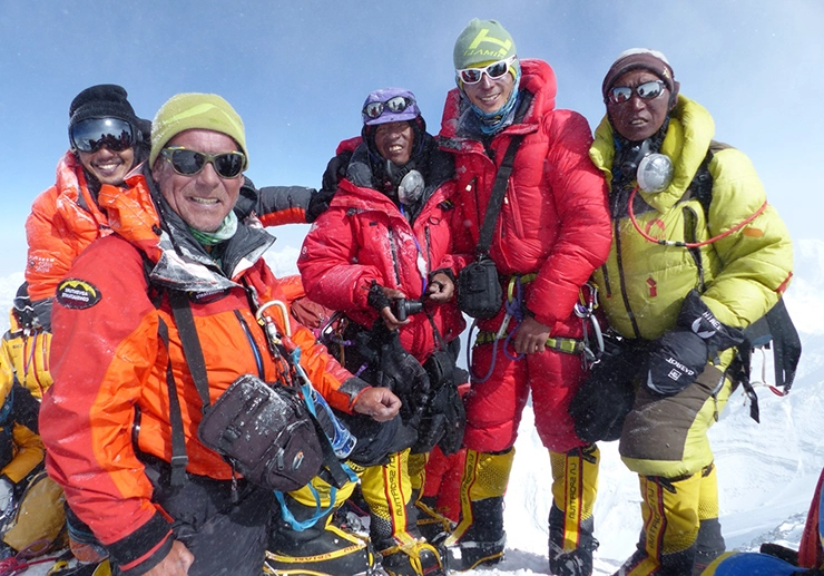 everest climb clothes