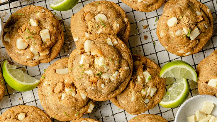 White Chocolate Cookies With Macadamia