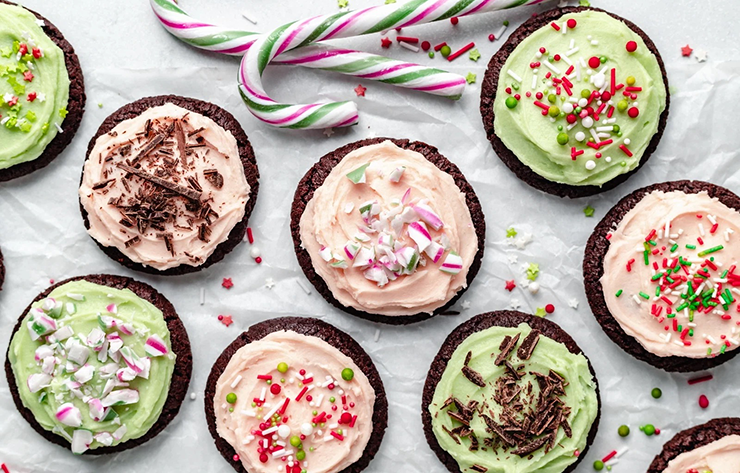 Chocolate Cookies with Peppermint Frosting