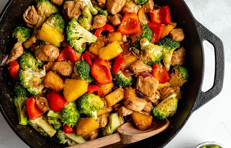 Chicken Stir Fry With Pineapple and Broccoli
