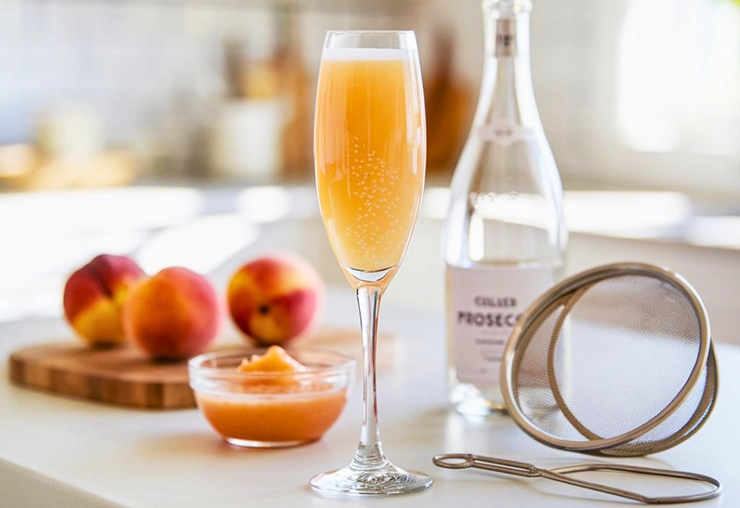 Bellini cocktail recipe